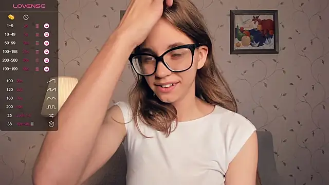 Snapshot of JoanBaggott chatting on 09/20/25, 07:59 JoanBaggott online show from 09/20/25, 07:59