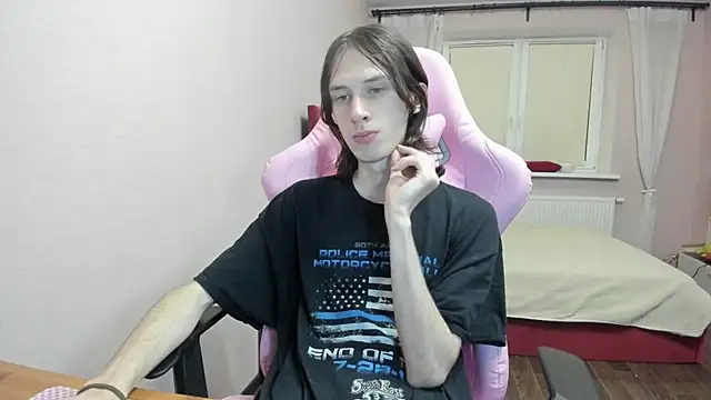 Snapshot of eleganc3 chatting on 09/26/25, 09:30 eleganc3 online show from 09/26/25, 09:30