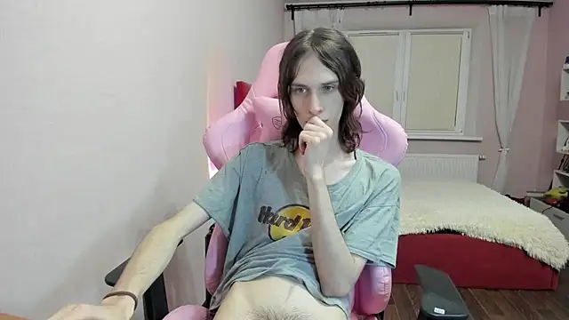 Snapshot of eleganc3 chatting on 10/16/25, 06:42 eleganc3 online show from 10/16/25, 06:42