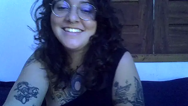 Blue Liz online show from 11/25/25, 01:22