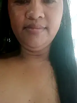 hotolivia34 online show from 10/25/25, 12:07