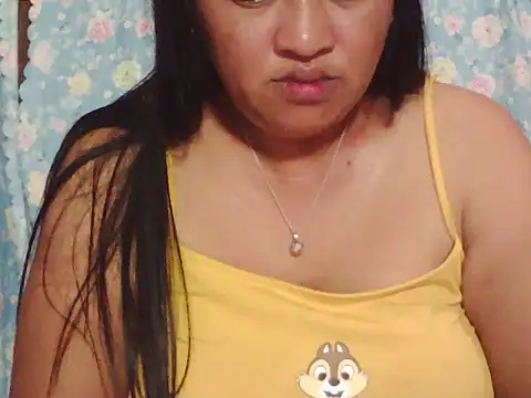 hotolivia34 online show from 11/24/25, 03:28