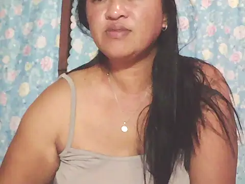 hotolivia34 online show from 12/02/25, 01:17