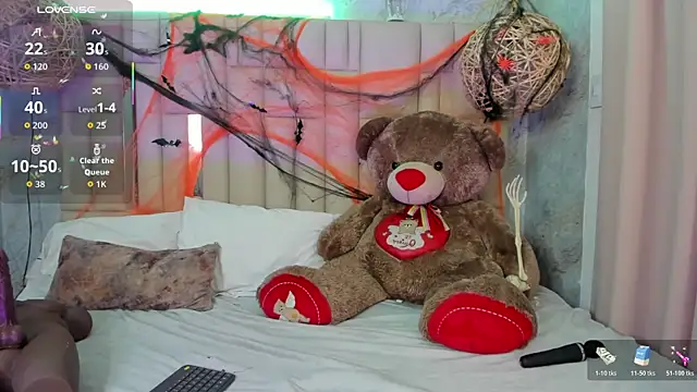 Snapshot of NikkyyRed chatting on 10/30/25, 12:23 NikkyyRed online show from 10/30/25, 12:23