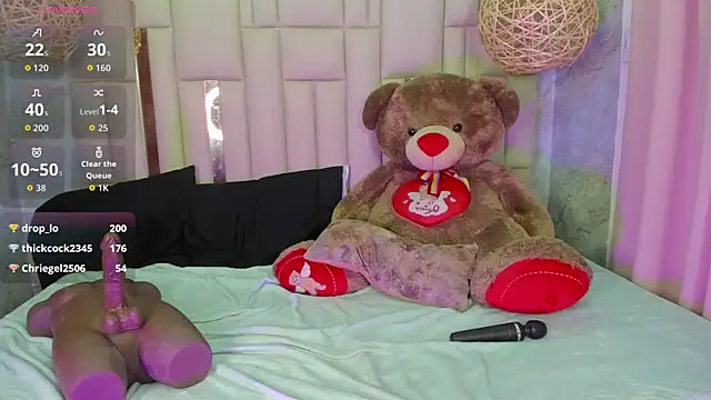 Snapshot of NikkyyRed chatting on 11/16/25, 10:59 NikkyyRed online show from 11/16/25, 10:59