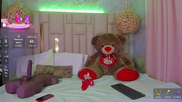 Snapshot of NikkyyRed chatting on 11/20/25, 02:34 NikkyyRed online show from 11/20/25, 02:34