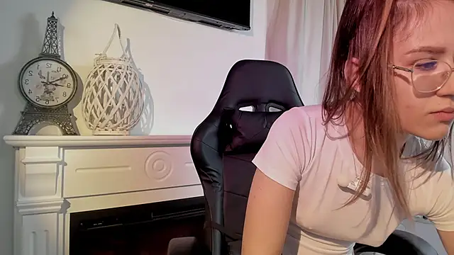 Snapshot of EvaBllake chatting on 11/08/25, 06:24 EvaBllake online show from 11/08/25, 06:24