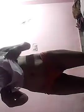 Snapshot of amolicars chatting on 10/14/25, 06:14 amolicars online show from 10/14/25, 06:14