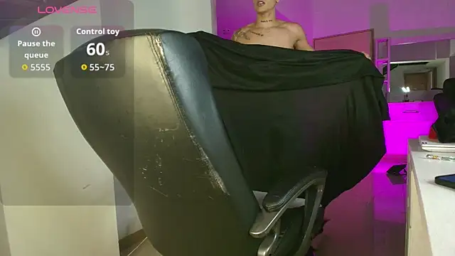 sebas palacioo online show from 10/10/25, 05:17