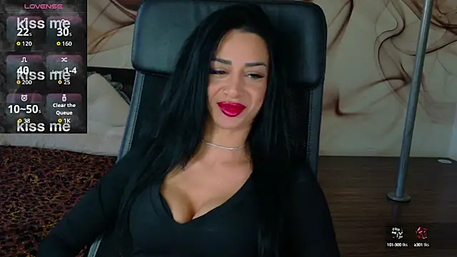 Snapshot of NaomiScarlet chatting on 10/11/25, 08:57 NaomiScarlet online show from 10/11/25, 08:57