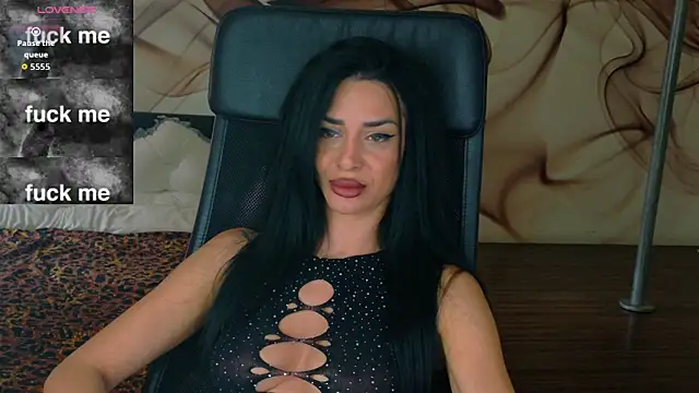 Snapshot of NaomiScarlet chatting on 11/05/25, 09:53 NaomiScarlet online show from 11/05/25, 09:53