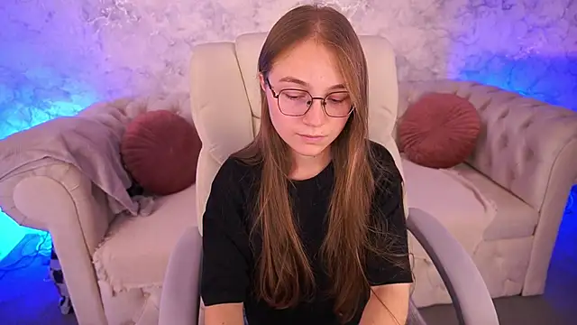 ArrinaWairr online show from 10/02/25, 02:13