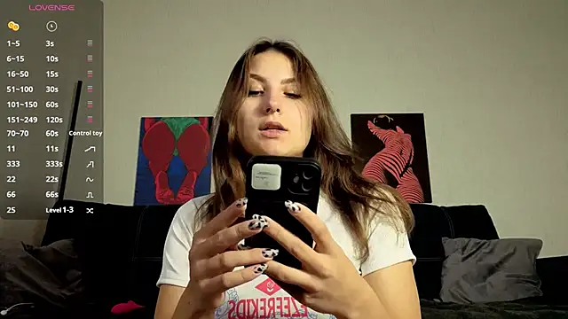 TrixiBell online show from 09/30/25, 04:06