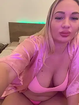 Snapshot of NellyExtraa chatting on 11/06/25, 01:01 NellyExtraa online show from 11/06/25, 01:01