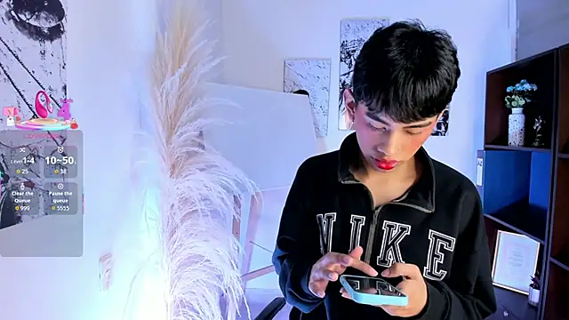 Snapshot of Jim_twink chatting on 11/25/25, 07:47 Jim twink online show from 11/25/25, 07:47