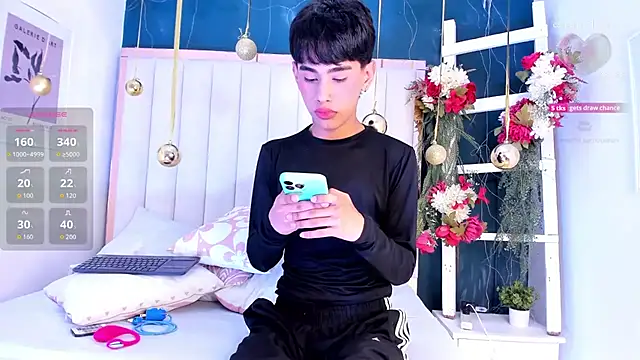 Snapshot of Jim_twink chatting on 12/03/25, 07:23 Jim twink online show from 12/03/25, 07:23