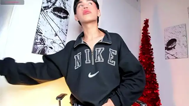 Snapshot of Jim_twink chatting on 12/17/25, 07:42 Jim twink online show from 12/17/25, 07:42