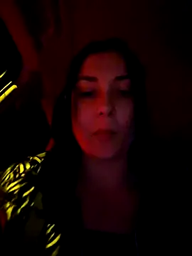 Snapshot of SaraViss20 chatting on 10/17/25, 05:04 SaraViss20 online show from 10/17/25, 05:04