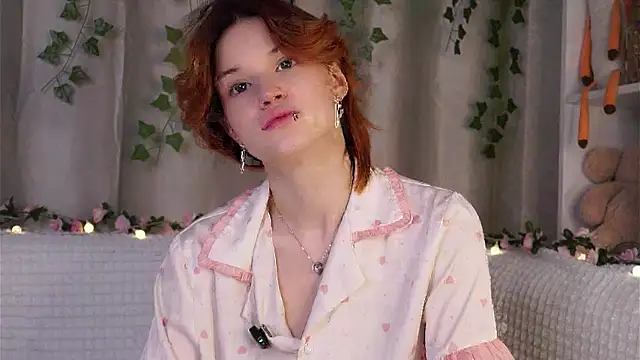 Snapshot of BlytheBenny chatting on 11/04/25, 12:10 BlytheBenny online show from 11/04/25, 12:10