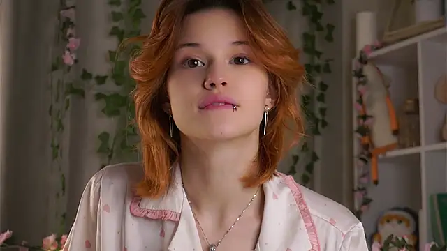 Snapshot of BlytheBenny chatting on 11/11/25, 12:32 BlytheBenny online show from 11/11/25, 12:32