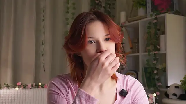 Snapshot of BlytheBenny chatting on 11/28/25, 12:02 BlytheBenny online show from 11/28/25, 12:02