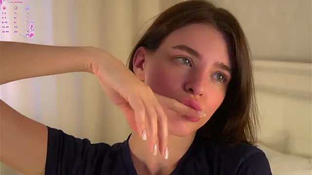 EleneButton online show from 04/26/26, 01:03