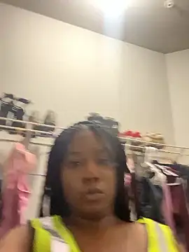 Snapshot of MsSuperWettt chatting on 09/25/25, 09:13 MsSuperWettt online show from 09/25/25, 09:13