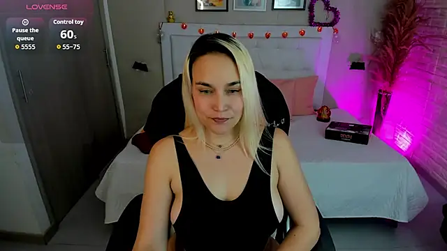 alezzafox   online show from 09/19/25, 03:19