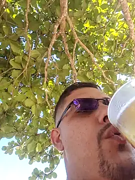 feehzungi0000 online show from 11/29/25, 05:49