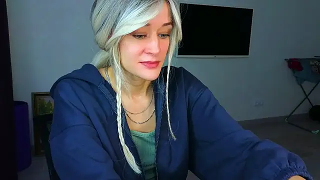 Snapshot of thief_of_hearts chatting on 11/19/25, 10:32 thief of hearts online show from 11/19/25, 10:32