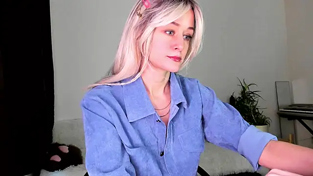 Snapshot of thief_of_hearts chatting on 12/15/25, 07:45 thief of hearts online show from 12/15/25, 07:45