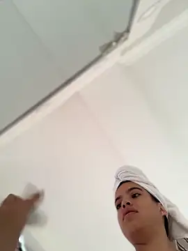 JuanitaMore01 online show from 06/05/26, 07:41