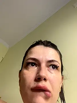 Snapshot of Cute_Erika chatting on 09/24/25, 10:51 Cute Erika online show from 09/24/25, 10:51
