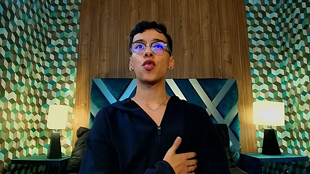 Snapshot of Aiden_Royce chatting on 09/20/25, 03:40 Aiden Royce online show from 09/20/25, 03:40