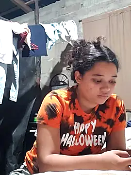 Snapshot of Violethroos chatting on 10/11/25, 02:55 Violethroos online show from 10/11/25, 02:55