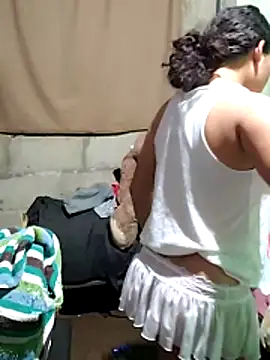 Snapshot of Violethroos chatting on 10/18/25, 01:41 Violethroos online show from 10/18/25, 01:41