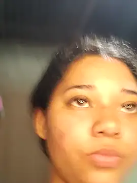 Snapshot of Violethroos chatting on 10/29/25, 01:41 Violethroos online show from 10/29/25, 01:41