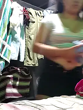 Snapshot of Violethroos chatting on 11/04/25, 03:27 Violethroos online show from 11/04/25, 03:27