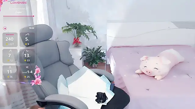 yaoyao-baby520 online show from 11/11/25, 02:00