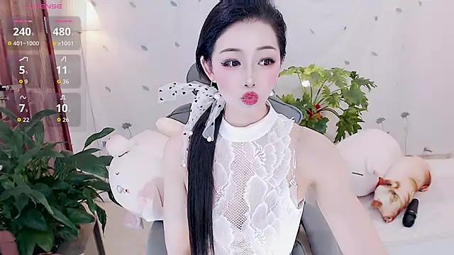 yaoyao-baby520 online show from 07/26/26, 12:30