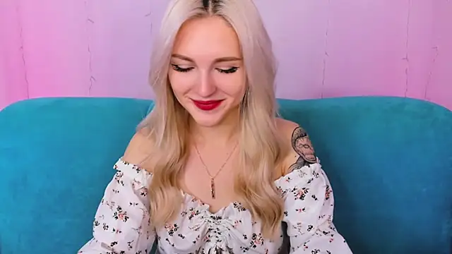 LisaFoxyMe online show from 10/05/25, 08:12