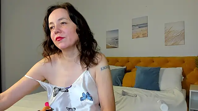 Snapshot of Kira_Adler chatting on 10/14/25, 01:17 Kira Adler online show from 10/14/25, 01:17