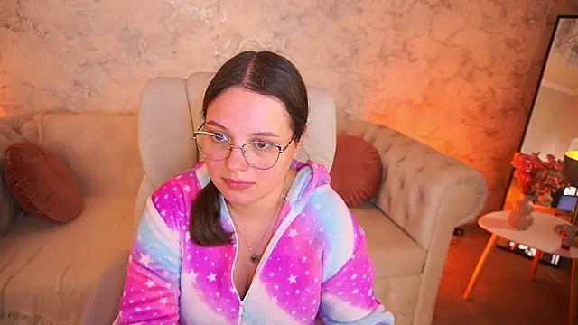 Snapshot of SophieDreamss chatting on 09/20/25, 06:09 SophieDreamss online show from 09/20/25, 06:09