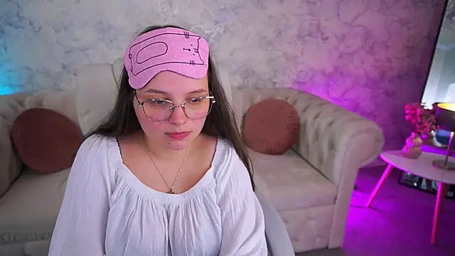 Snapshot of SophieDreamss chatting on 09/26/25, 10:25 SophieDreamss online show from 09/26/25, 10:25