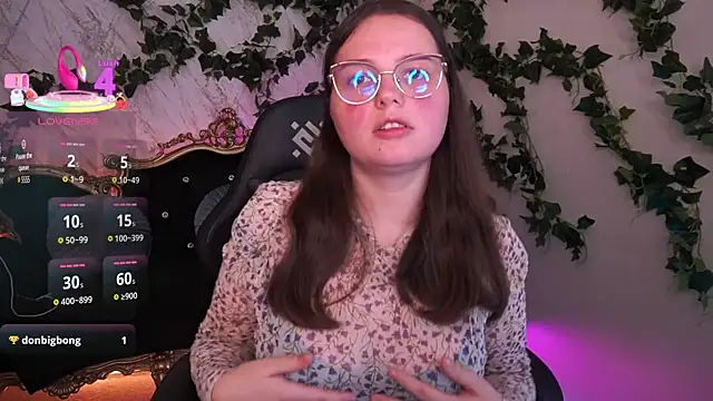 Snapshot of SophieDreamss chatting on 10/11/25, 01:31 SophieDreamss online show from 10/11/25, 01:31