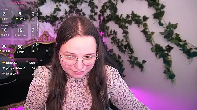 Snapshot of SophieDreamss chatting on 10/16/25, 01:50 SophieDreamss online show from 10/16/25, 01:50