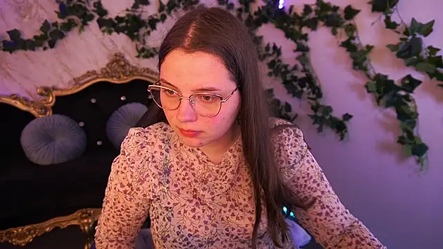 Snapshot of SophieDreamss chatting on 10/17/25, 02:41 SophieDreamss online show from 10/17/25, 02:41