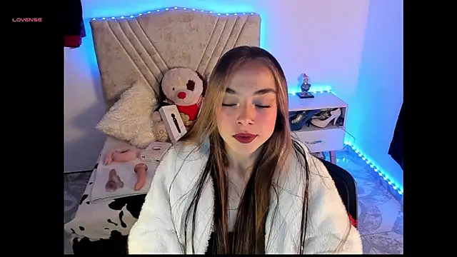 Snapshot of Mia_Victoria22 chatting on 04/15/26, 02:07 Mia Victoria22 online show from 04/15/26, 02:07