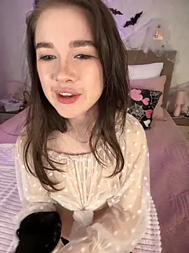 Snapshot of Marryme- chatting on 10/31/25, 01:34 Marryme- online show from 10/31/25, 01:34