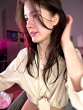 Snapshot of Marryme- chatting on 11/21/25, 01:43 Marryme- online show from 11/21/25, 01:43